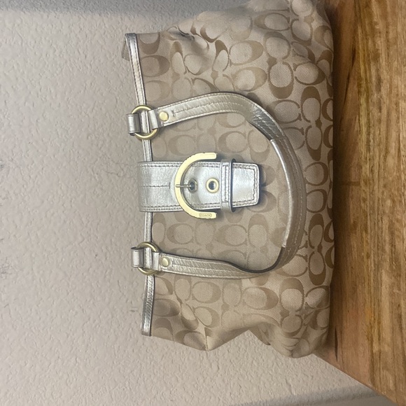 SoldVintage Gold Tapestry Coach purse 👛 Vintage rare find great condition P - Picture 11 of 13